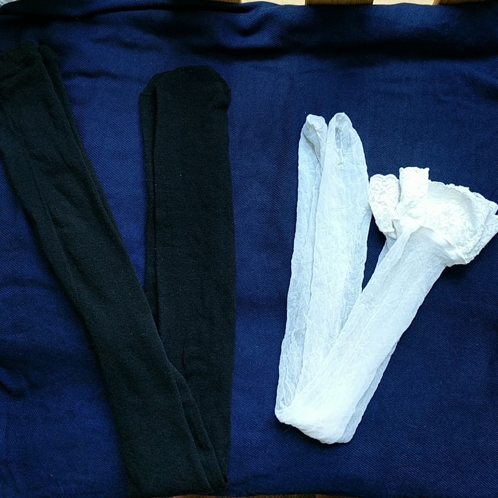 {SOLD}🎠 White VS Tights & Black Leggings Bundle